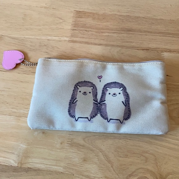 Hedgehog zippered pouch - Picture 4 of 6